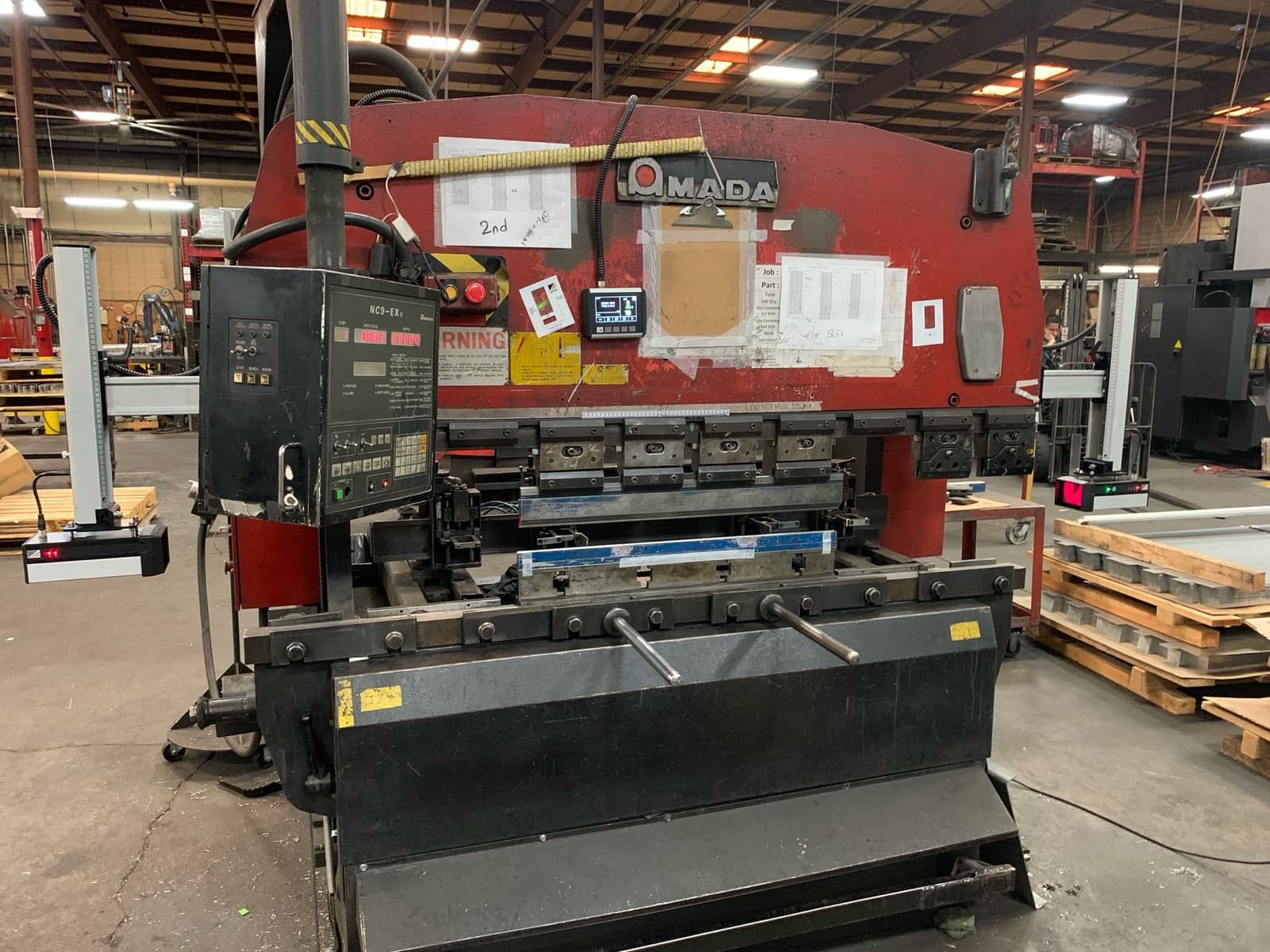 Amada RG-series (NC9-EX II control) with Lazer Safe Sentinel installed